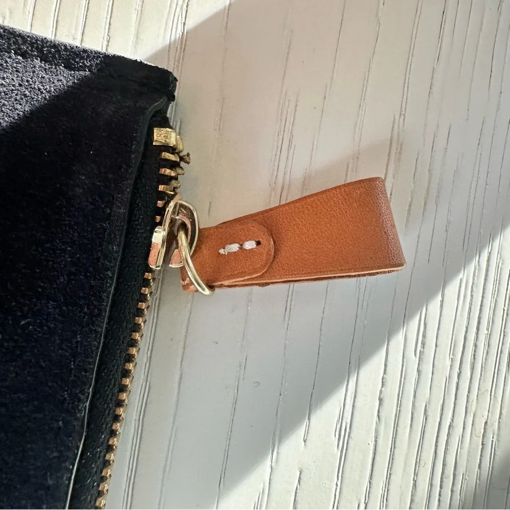 oulevard Navy Italian Suede Monogram Letter E Zipper Clutch Pouch NWOT